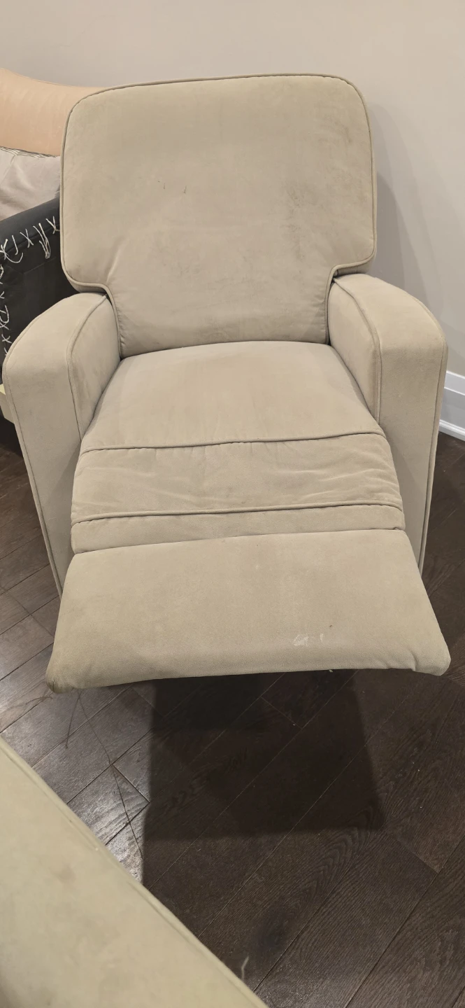 Comfortable Recliner Chair. - photo 2