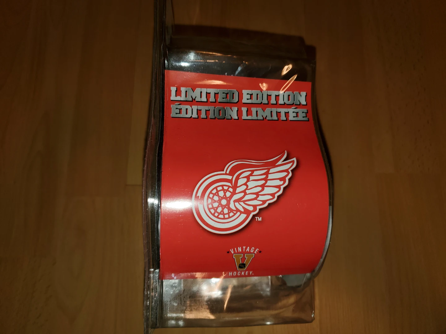 Brand New Gordie Howe Limited Edition /7800 Figure - photo 3