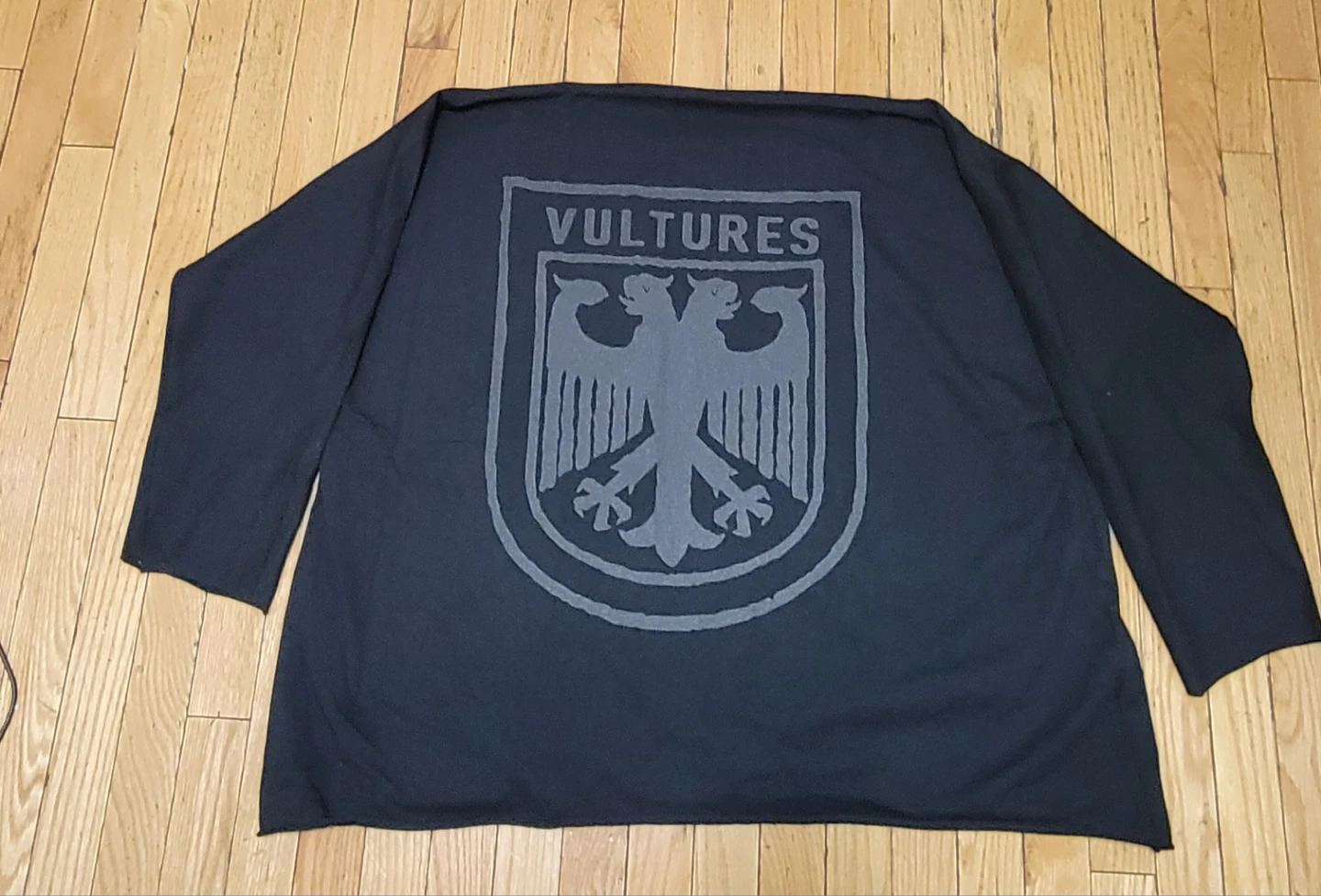 VULTURES Long Sleeve Shirt XL