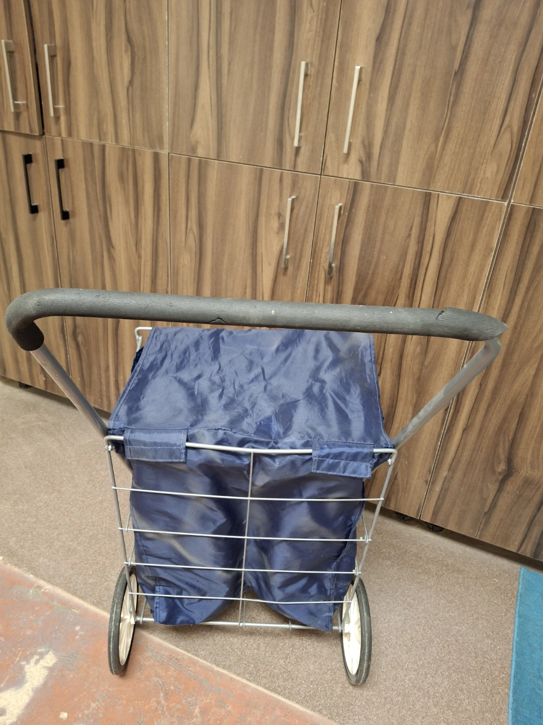 Blue Shopping Cart with Metal Frame - photo 2
