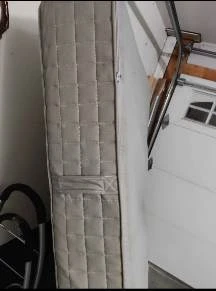 IKEA mattress Queen size - photo 2