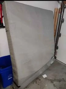 IKEA mattress Queen size - photo 3