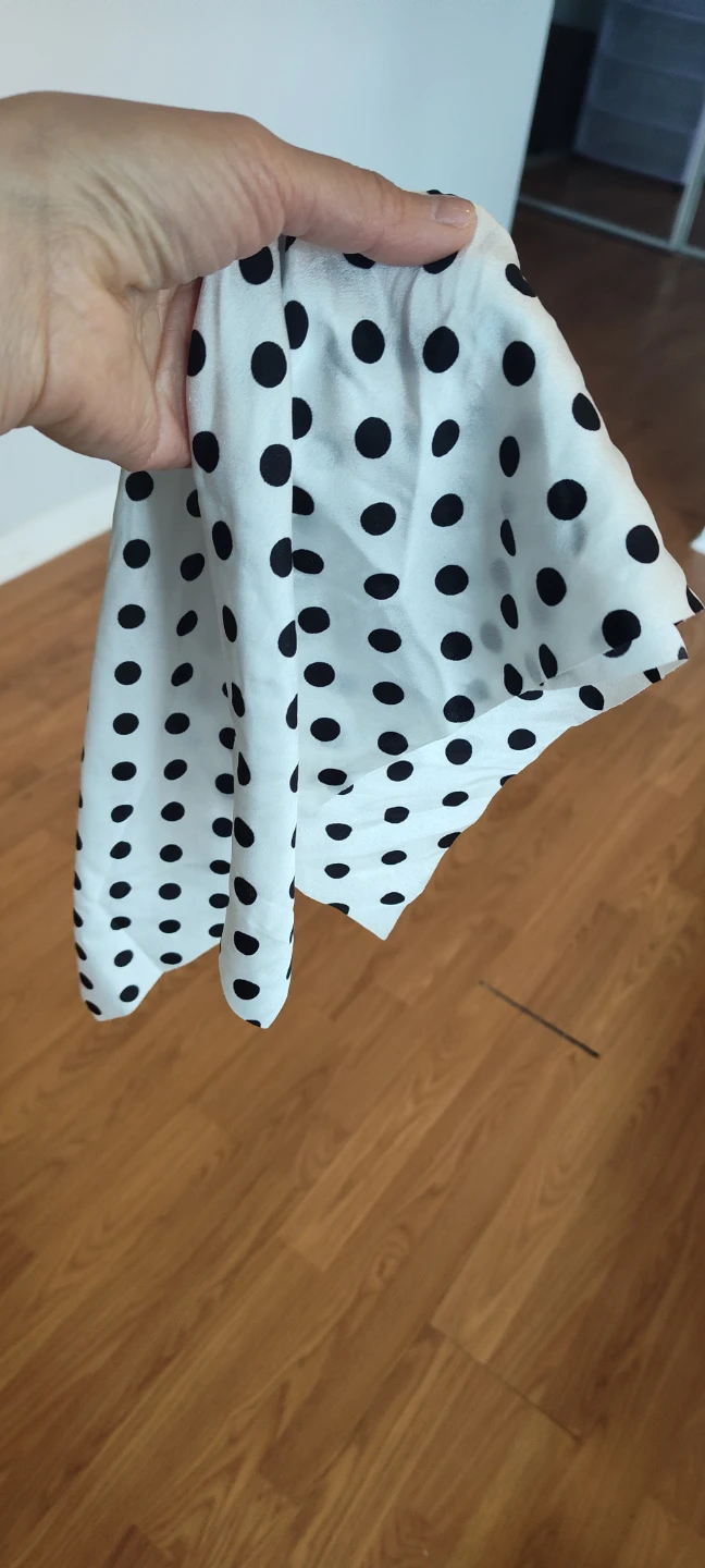 White polka dot neck scarf - photo 4