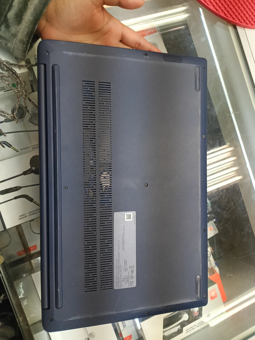Lenovo Laptop - photo 2