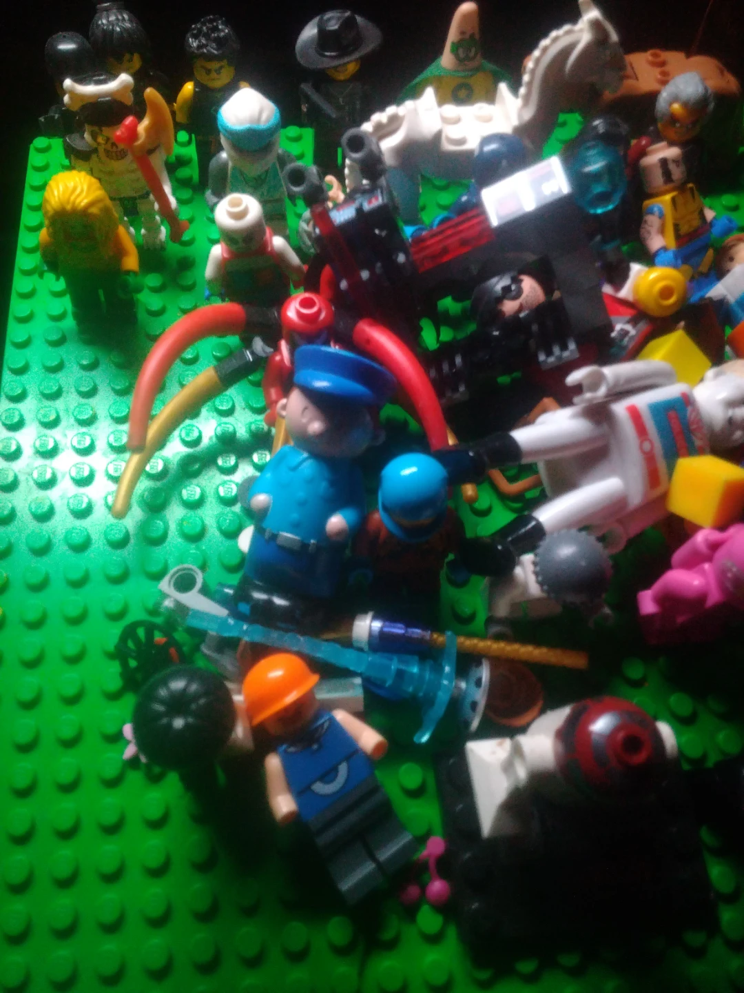 Assorted LEGO Minifigures and Accessories - photo 2