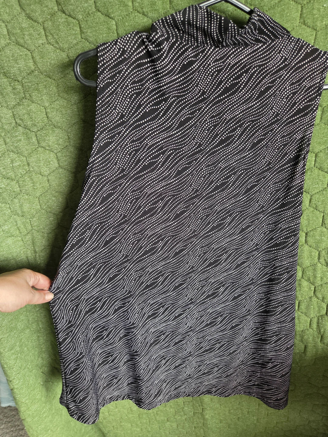 Black and White Sleeveless Top - photo 2