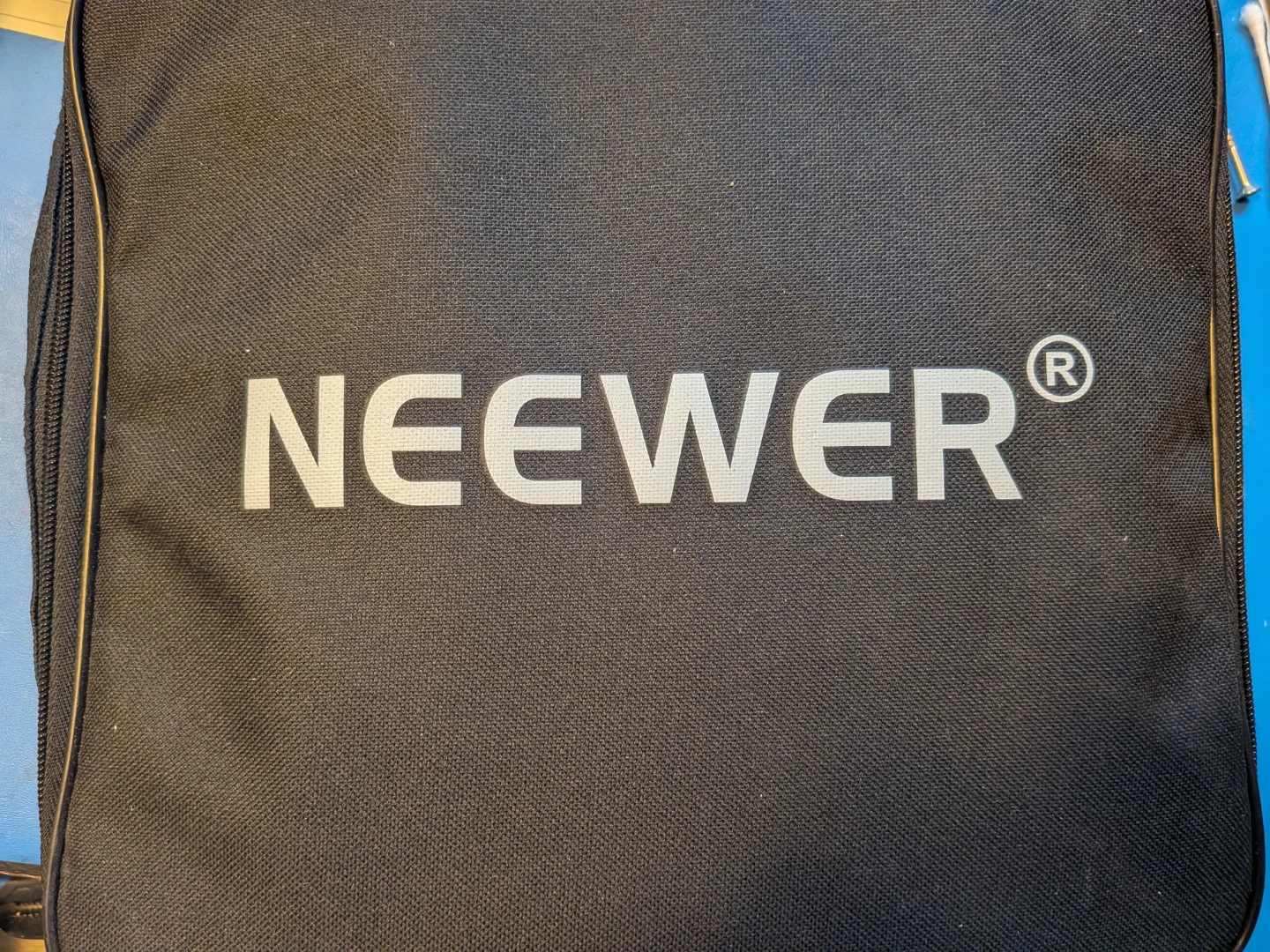 Neewer Adjustable Temperature LED Panel Light - photo 3