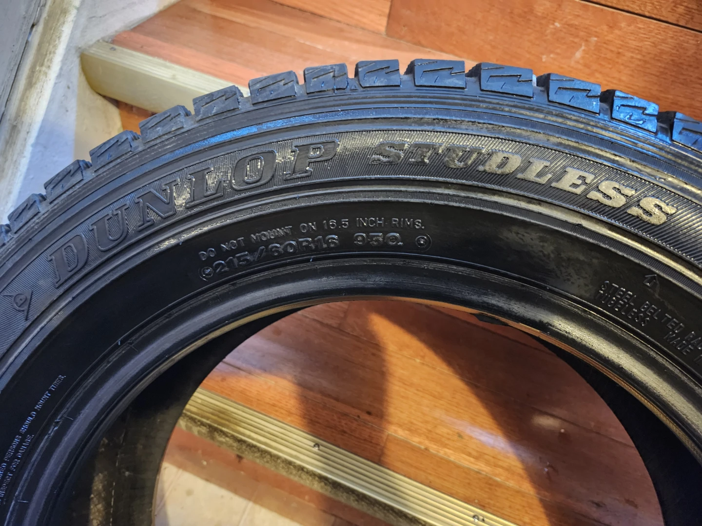 Dunlop Studless Winter Tire 215/60R16 95Q - photo 2