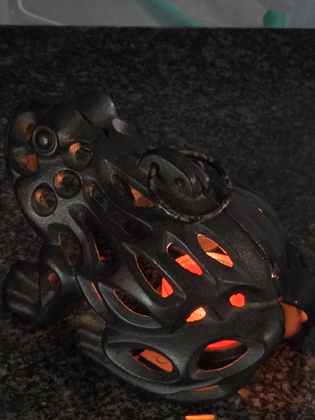 Vintage Japanese Cast Iron Frog Lantern - photo 3