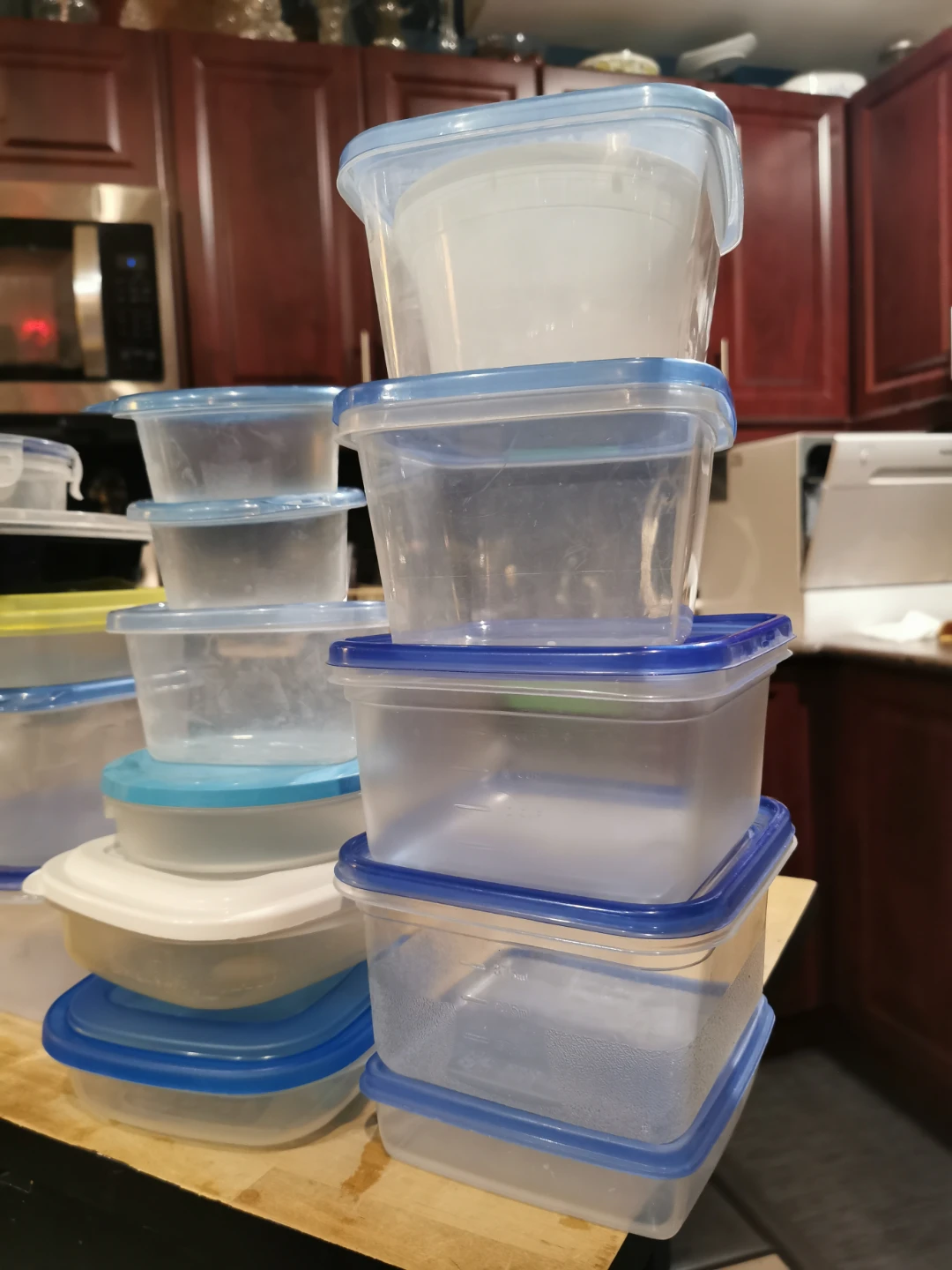 Assorted Tupperware - photo 2