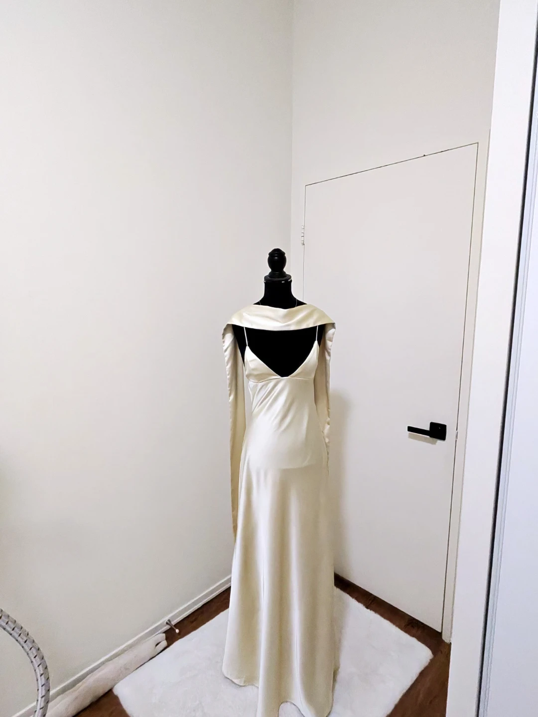 Cream Satin Maxi Dress with Cape Sleeves - photo 4