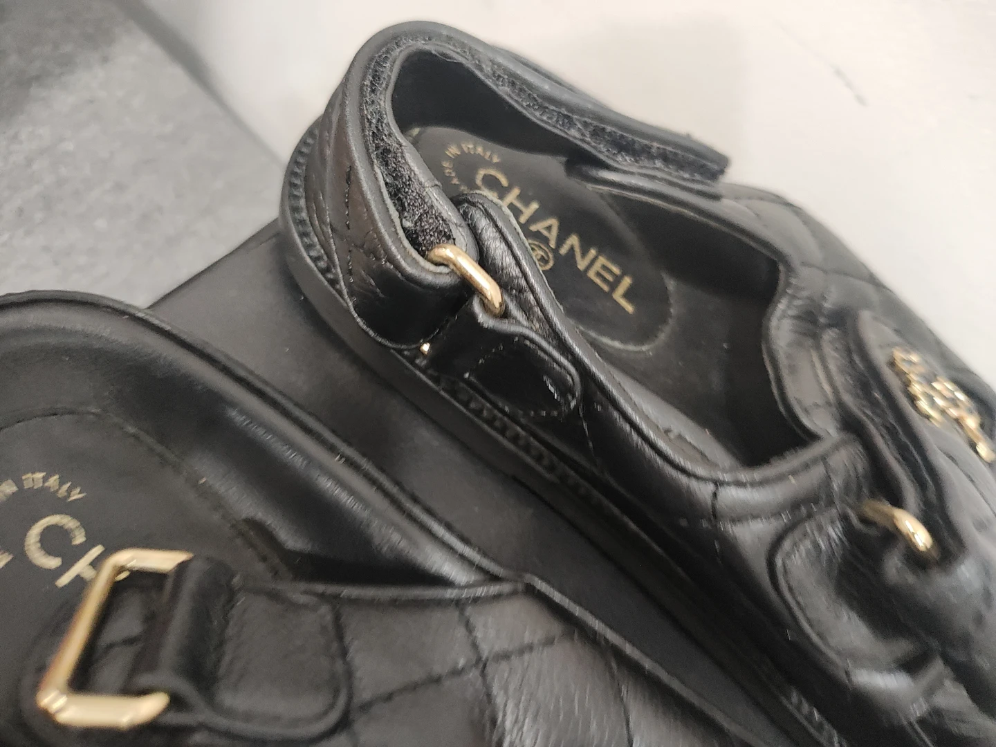 Chanel Black Quilted Leather Sandals Size 37 - photo 3