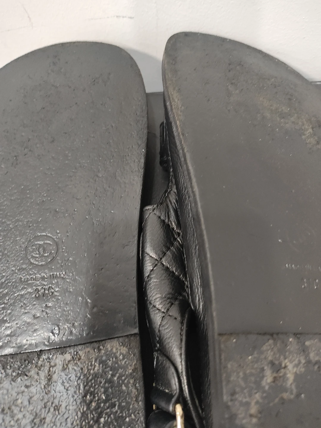 Chanel Black Quilted Leather Sandals Size 37 - photo 4