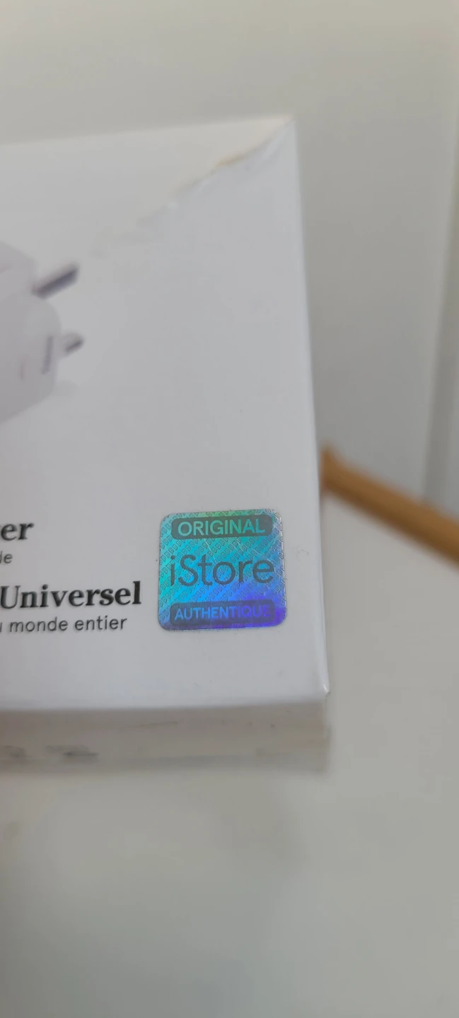 *NEW* World Travel Adapter - iStore Brand - photo 4