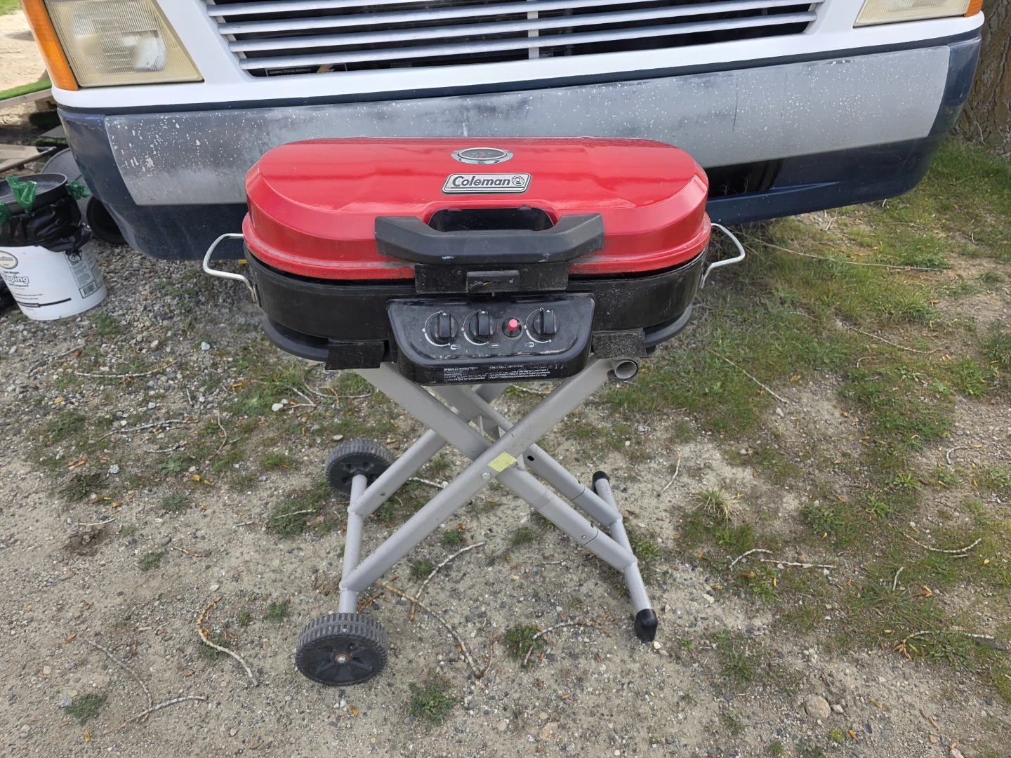 Coleman Roadtrip 3-Burner Propane BBQ Grill - photo 4