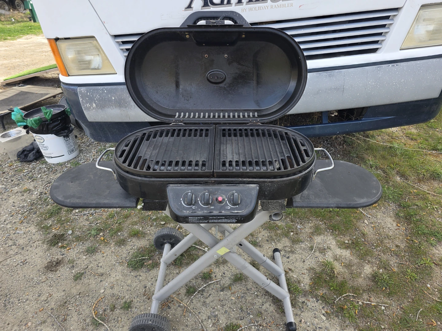 Coleman Roadtrip 3-Burner Propane BBQ Grill - photo 5