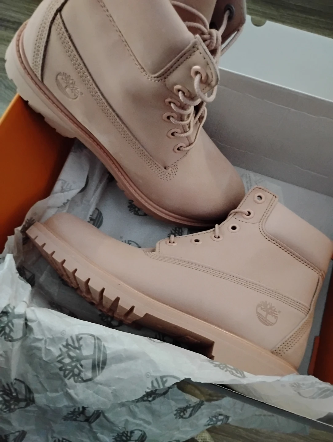 Timberland Pink Nubuck Boots - brand. New OTO
