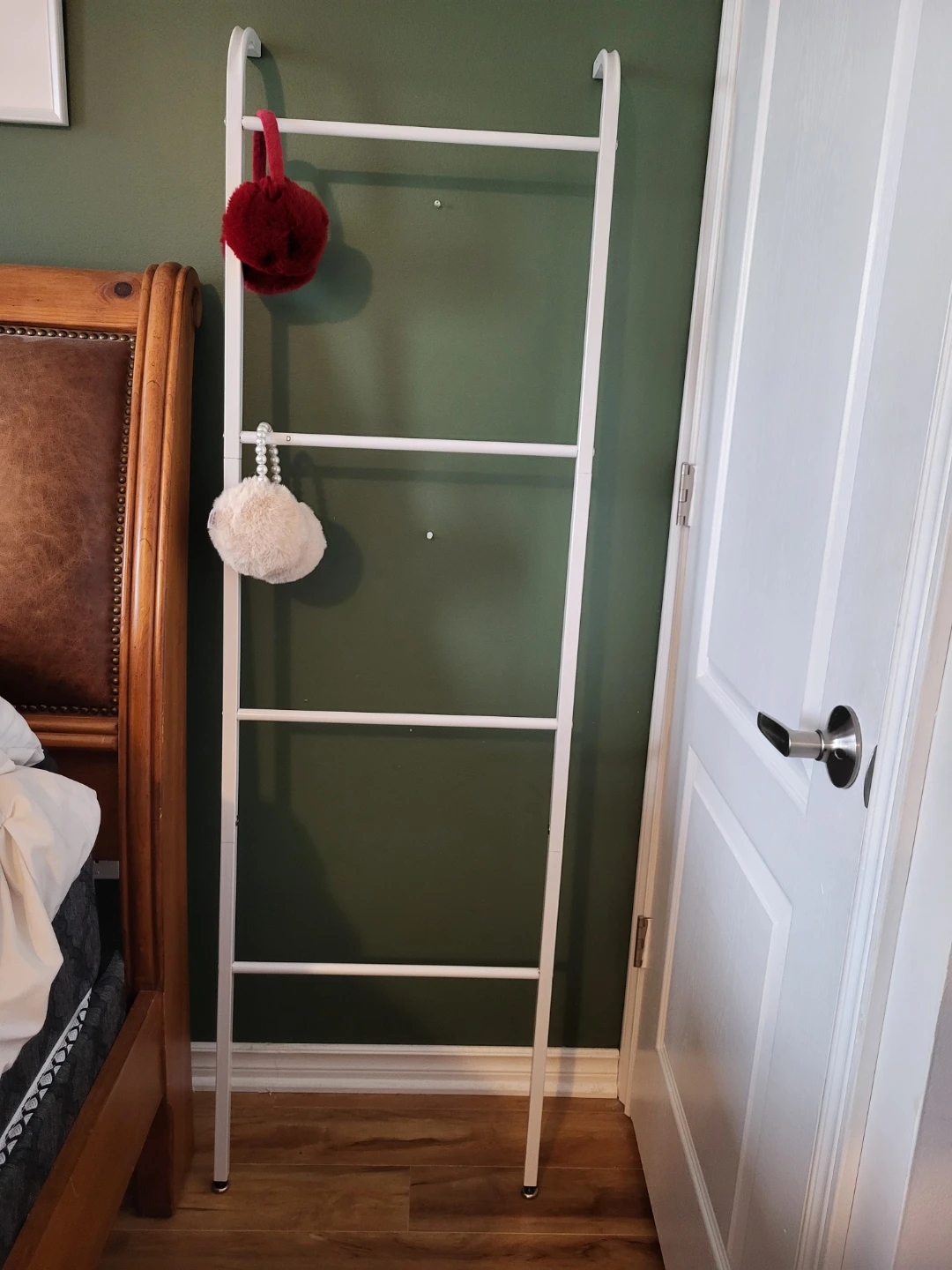 White Metal Ladder Towel Rack