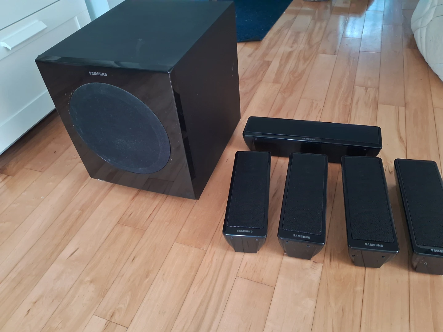 SAMSUNG SUBWOOFER + 5 SPEAKERS