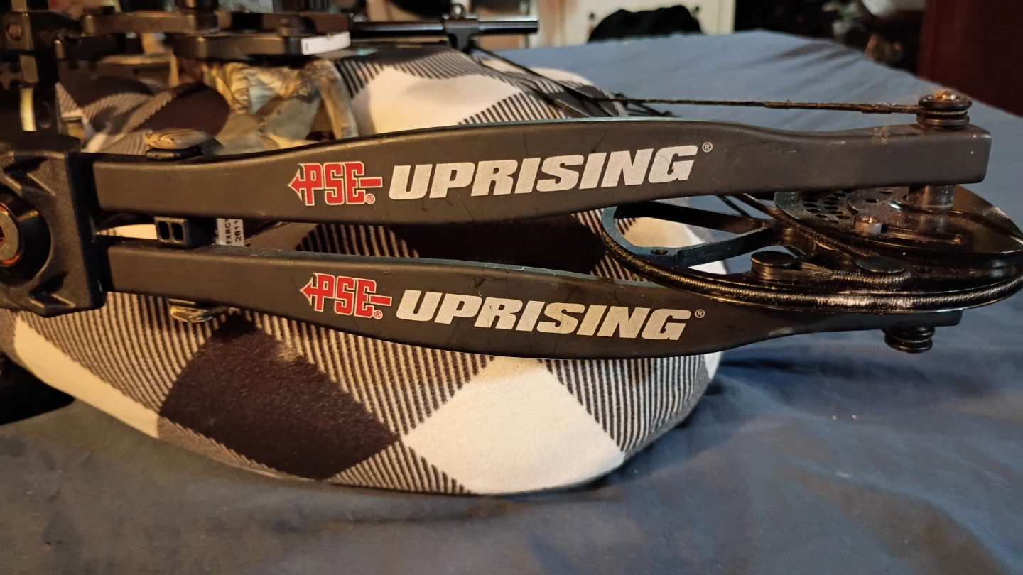 PSC Uprising Compound Bow with Arrows - photo 3
