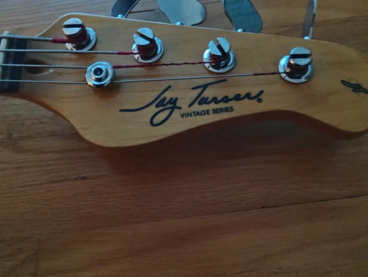 Jay Turser Vintage Series Bass Guitar with Gig Bag - photo 3