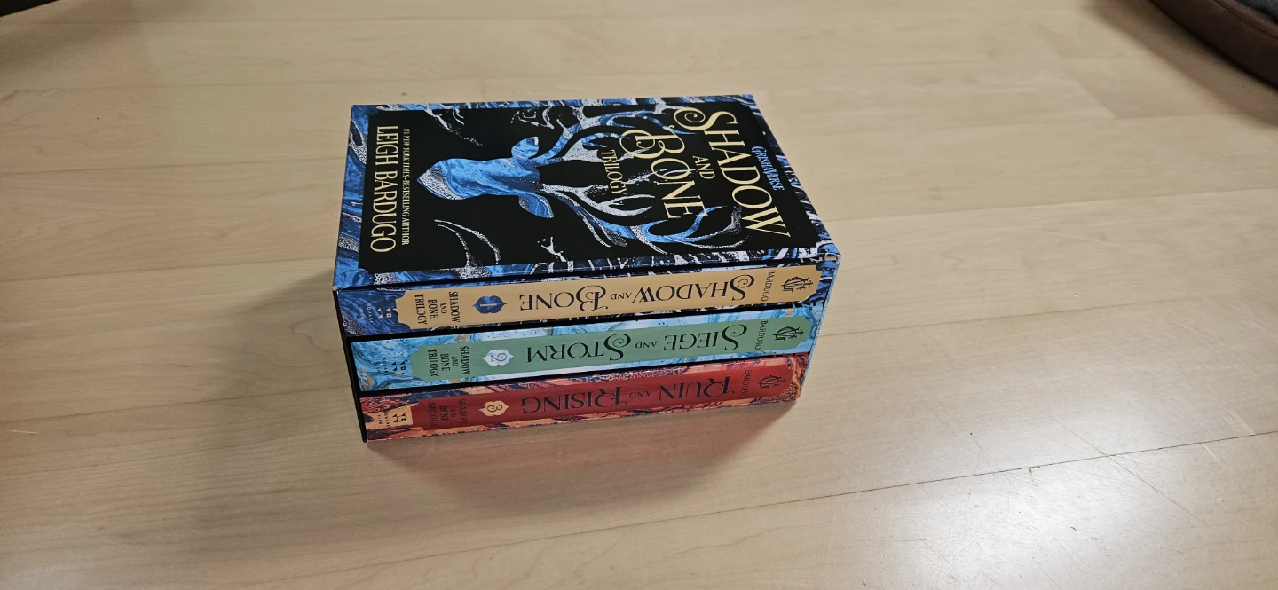 Shadow and Bone Trilogy & Six of Crows Duology - photo 2
