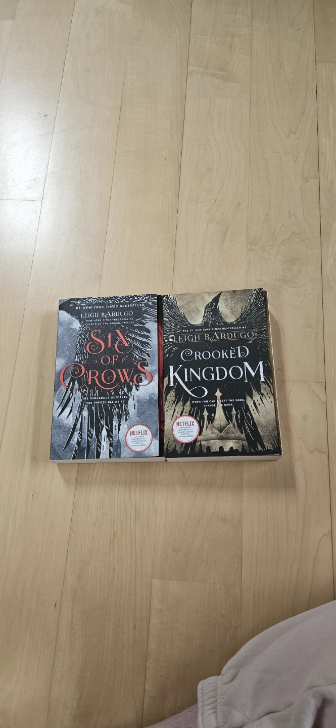 Shadow and Bone Trilogy & Six of Crows Duology - photo 5