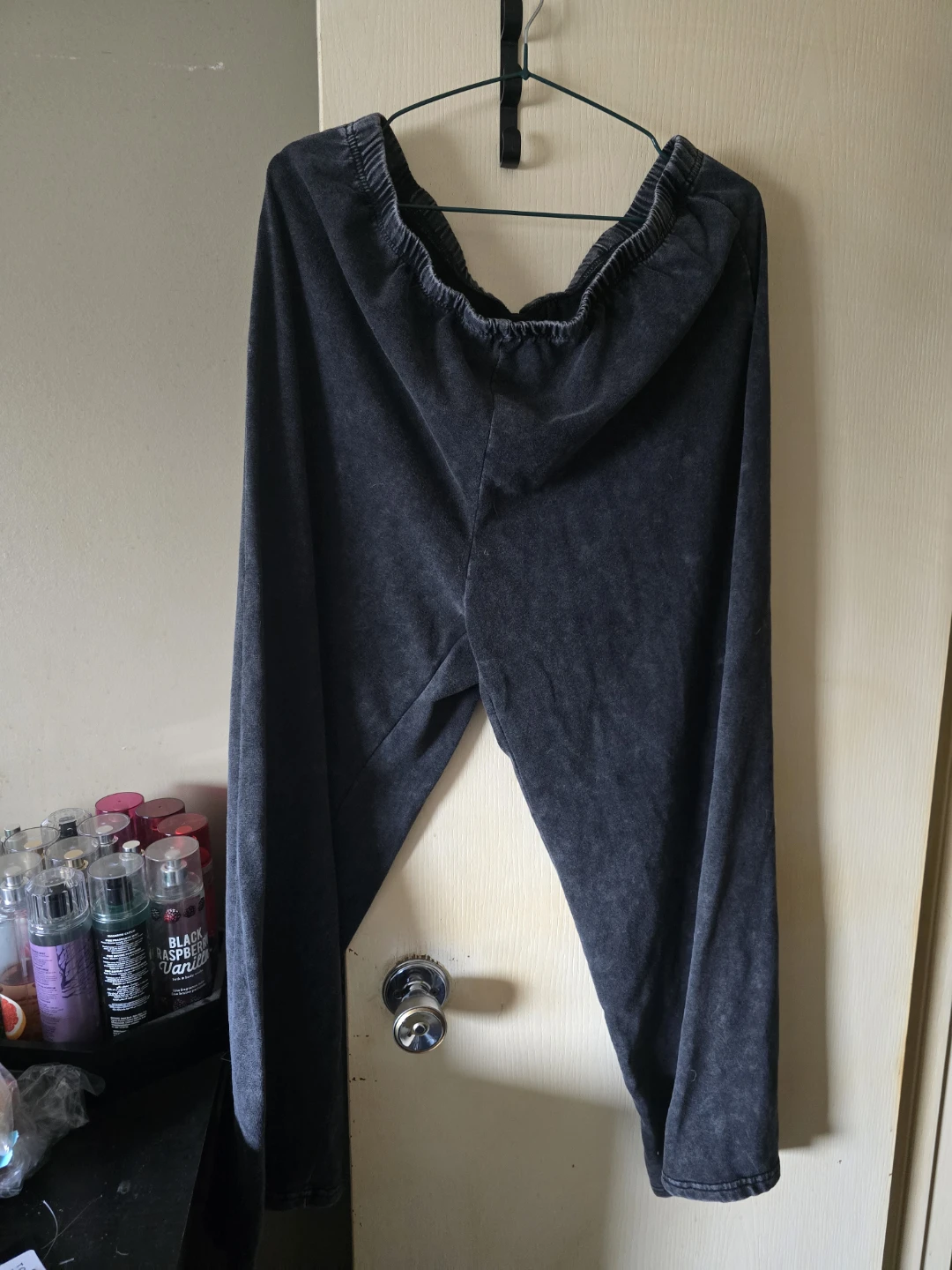 Black sweatpants from shein Size 1X with pockets.