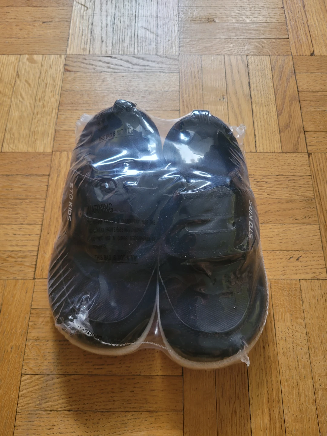 Brand New Seald STO Kids Black White Shoes - photo 2