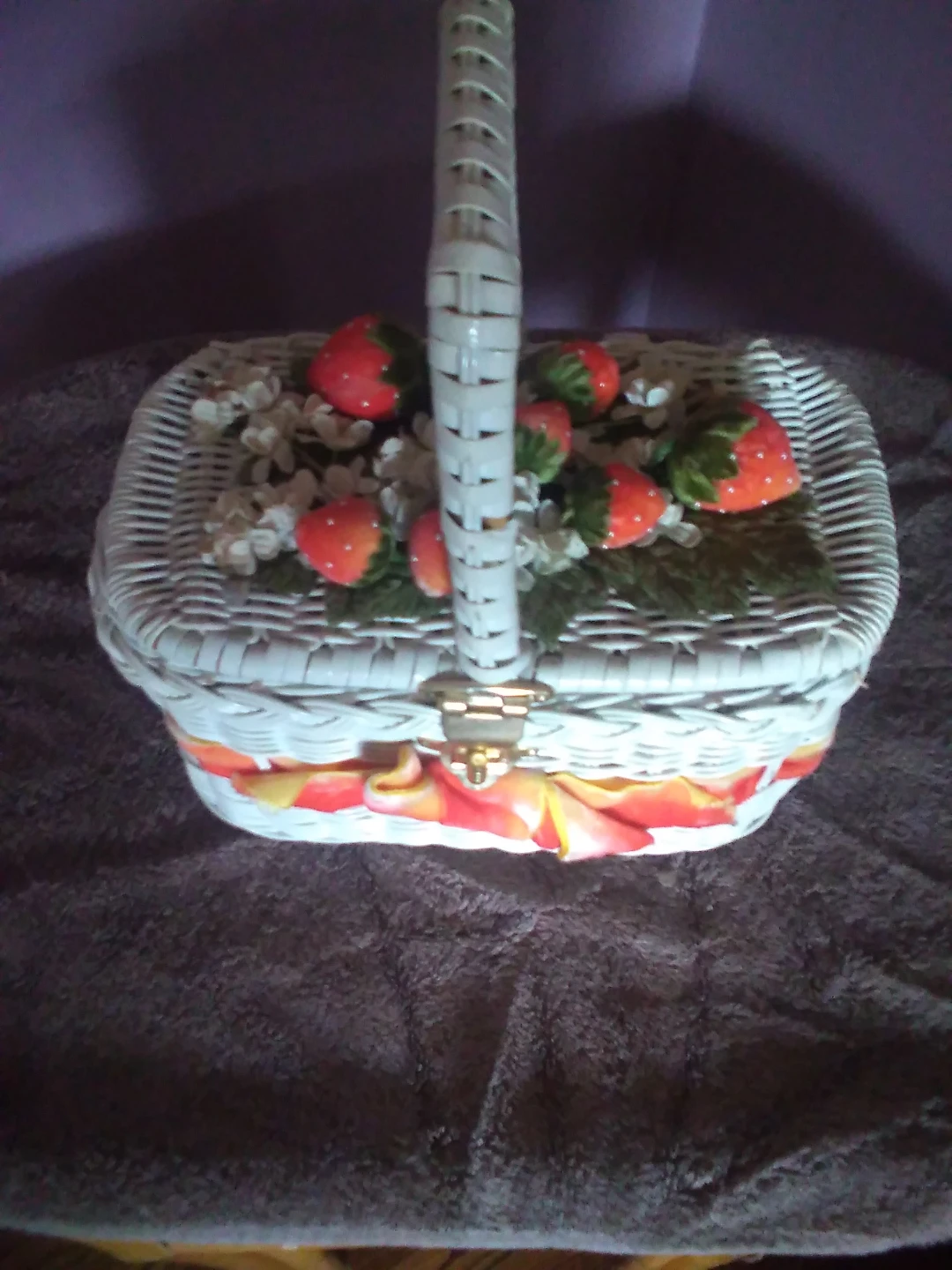 White Retro Wicker Basket bag. 1950's. Pristine Condition. - photo 2