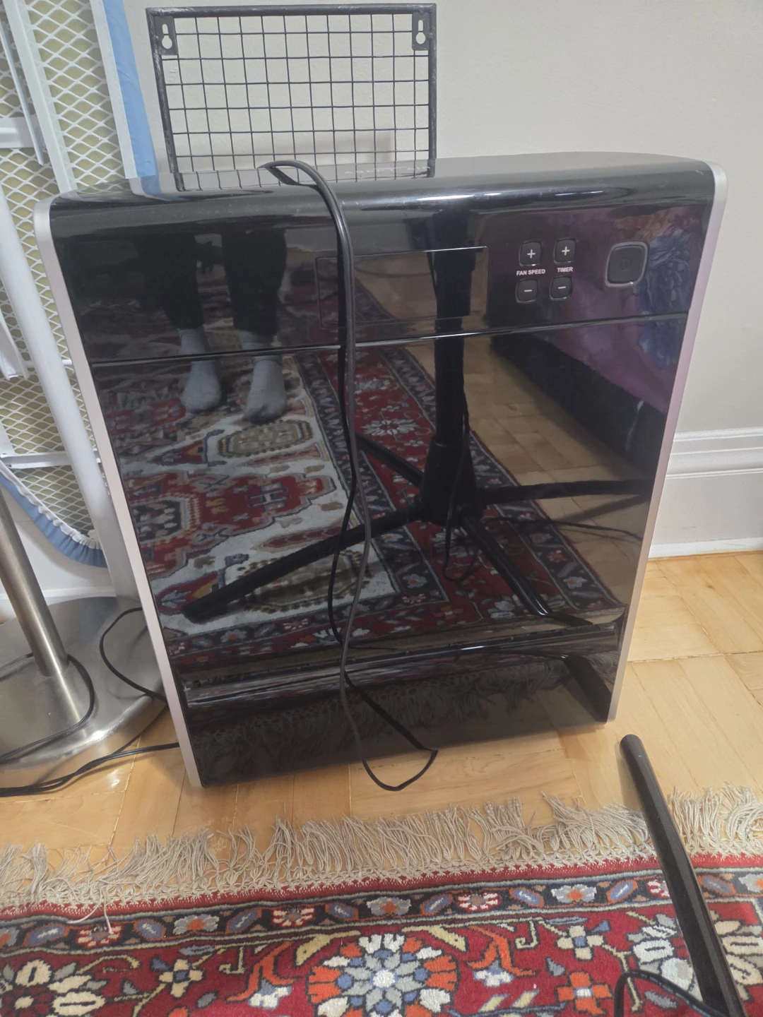 Black air purifier with Timer and Speed Settings