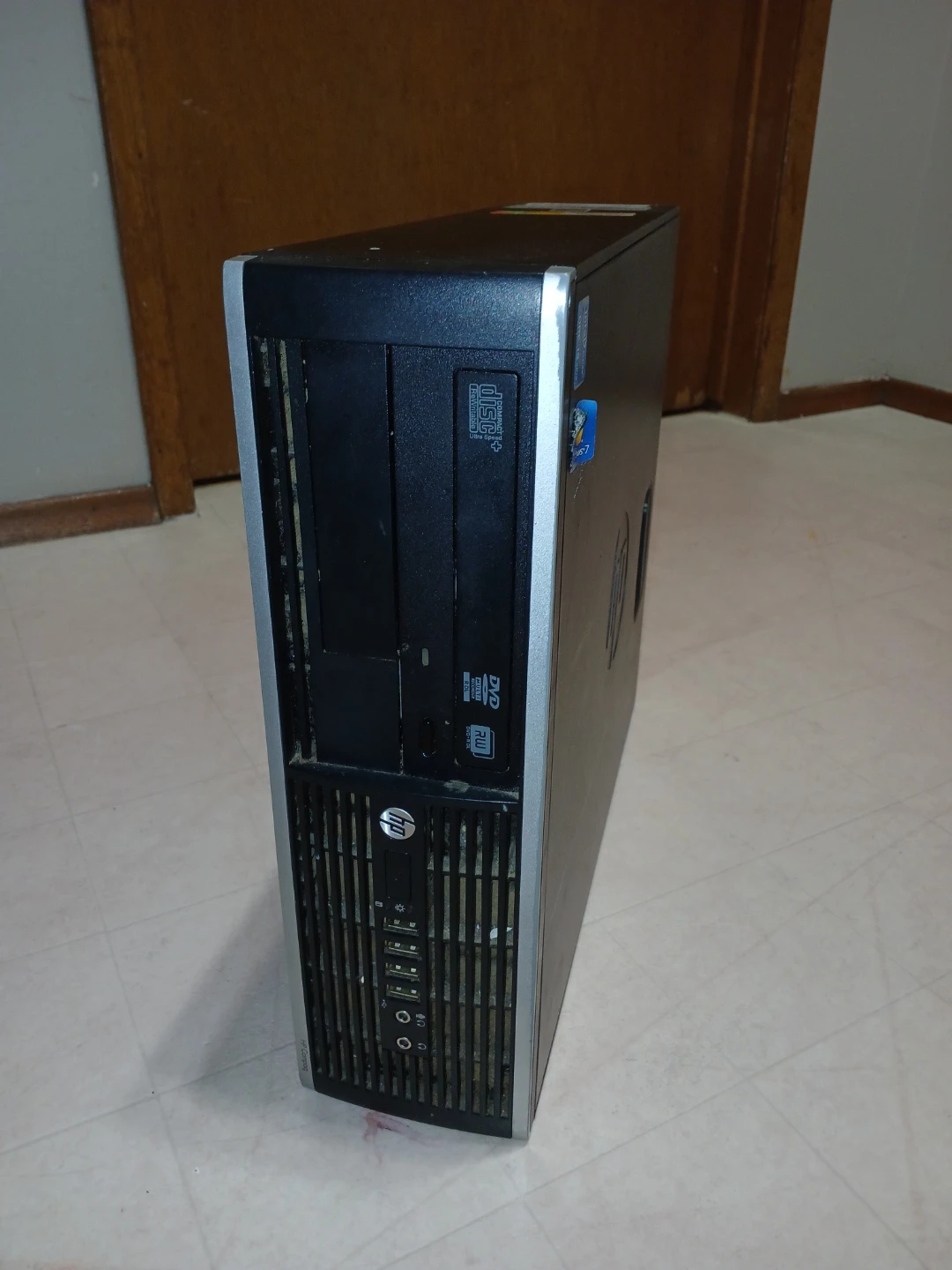 HP Compaq 8200 Elite Small Form Factor Desktop PC