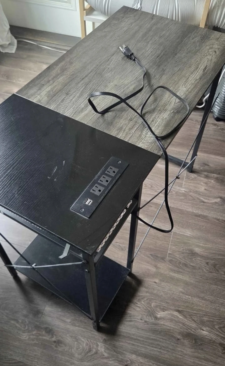 Computer Desk with Built-in Power Outlet and USB Ports