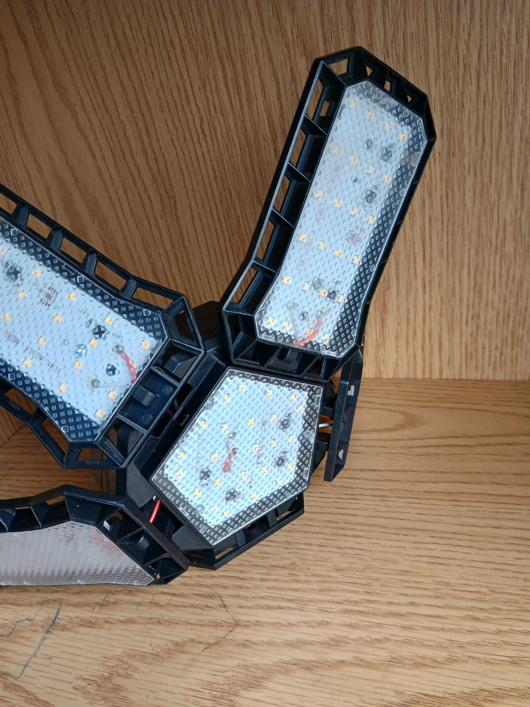 Deformable LED Garage Light - photo 3
