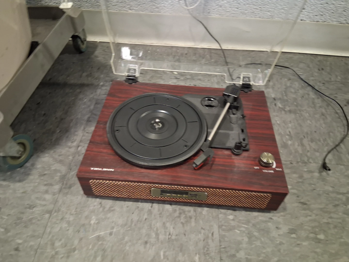 Victrola and Tanlenin Record Player Turntables - photo 4