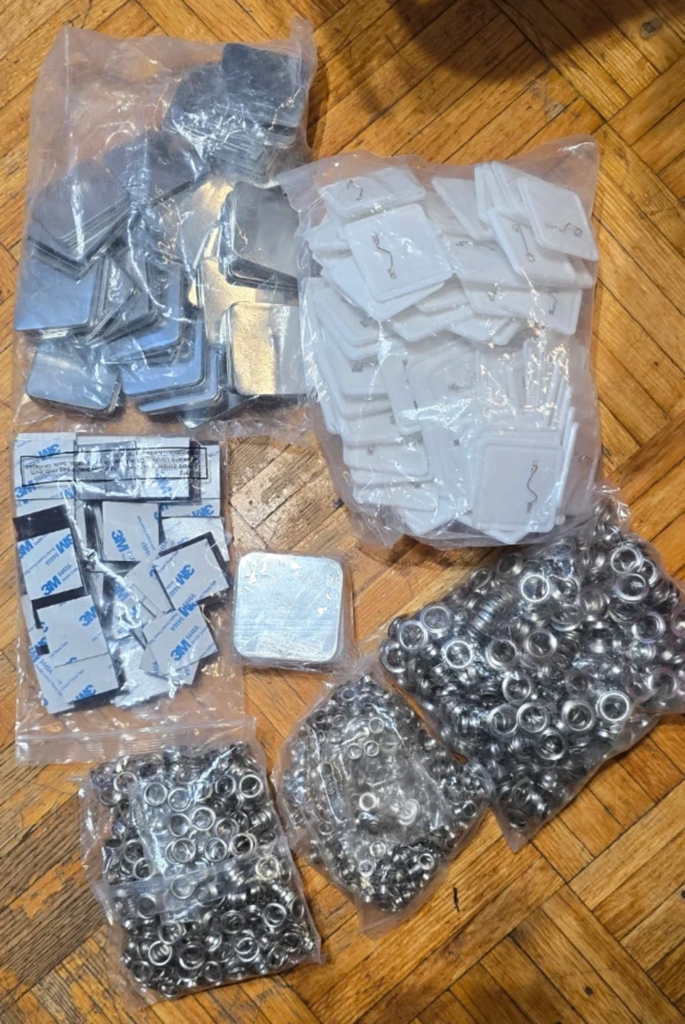 🌱New Bulk Lot of 3M Command Strips and Grommets