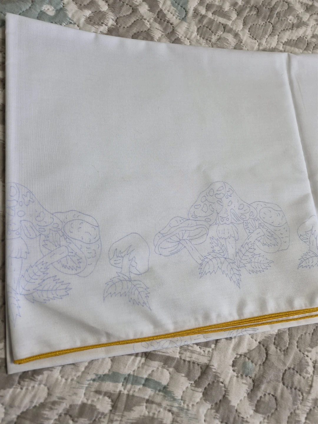 Beautiful 52" x 52" Vintage Stamped / Pre-Printed Cross Stitch - photo 4