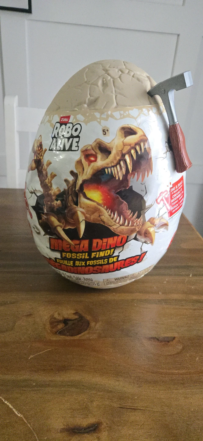 Brand new Zuru Robo Alive Mega Dino Fossil Find!
