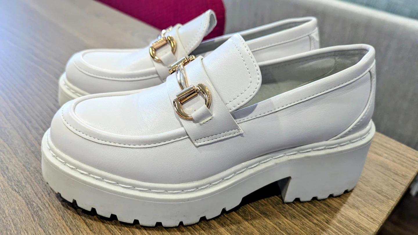 Steve Madden "Approach" White Loafer Shoes - Size 37 - photo 2