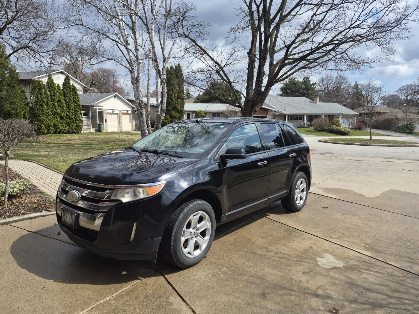 Black Ford Edge SEL