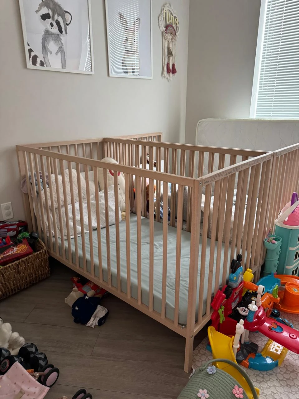 IKEA Snigler Wooden Baby Crib with mattress