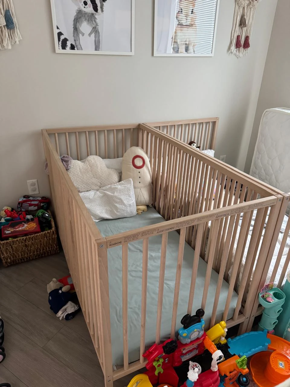 IKEA Snigler Wooden Baby Crib with mattress - photo 3