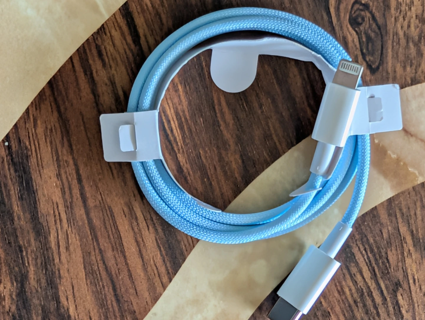 Braided USB-C to Lightning Cable - Light Blue