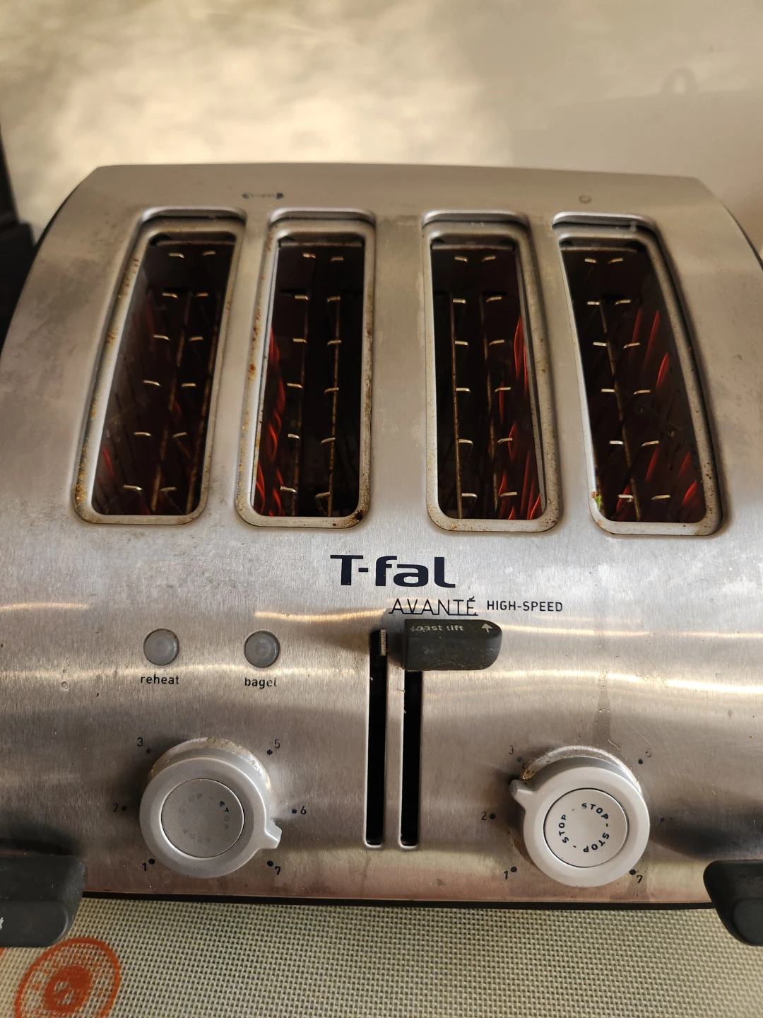 T-fal Avante 4-Slice Toaster - photo 2