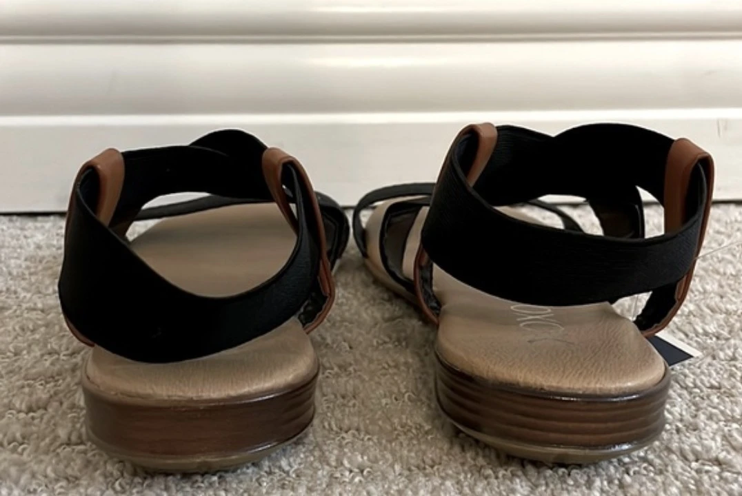 XOXO Black Strappy Wedge Sandals - photo 4