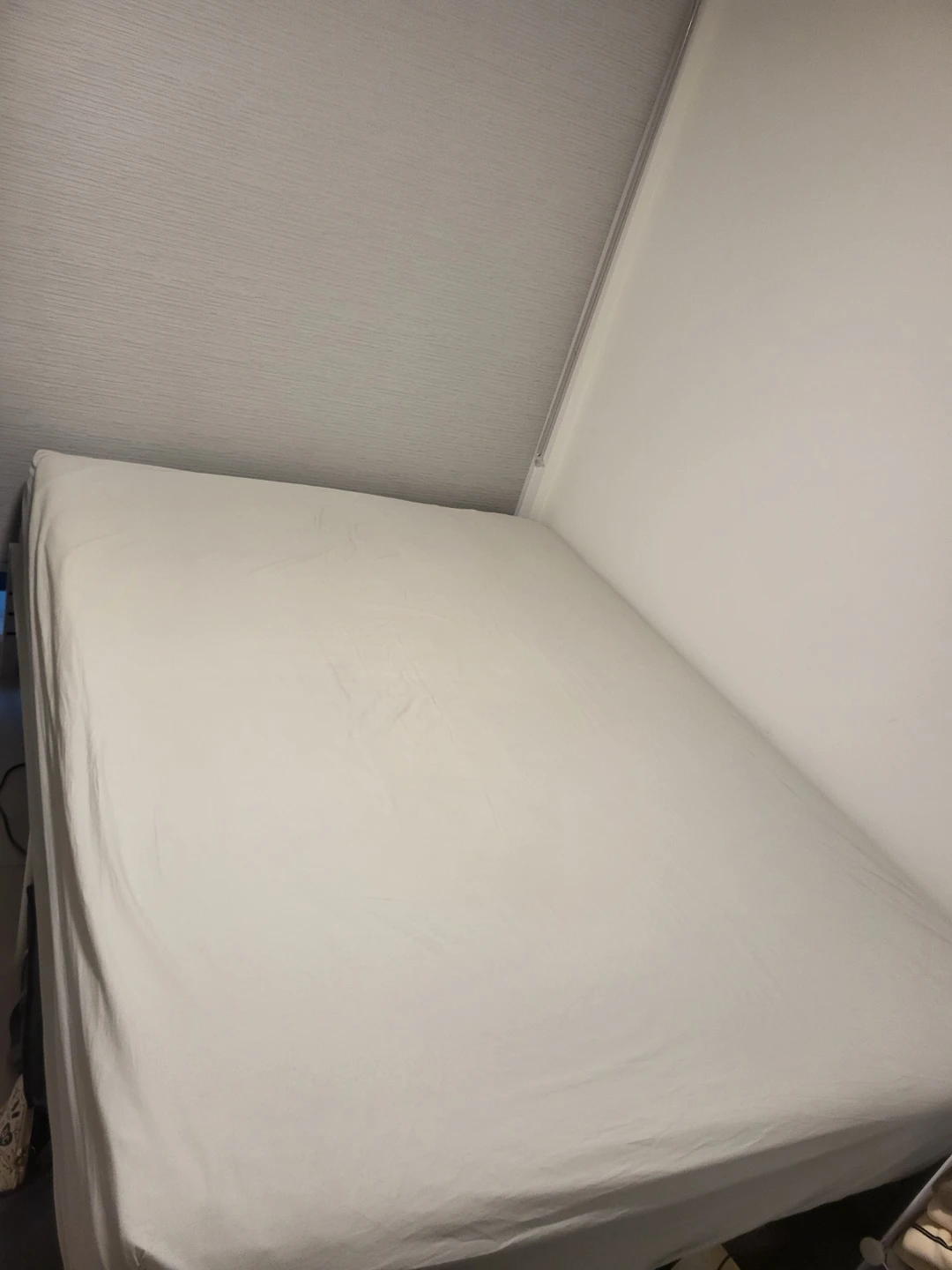 Queen size metal bed frame and matress