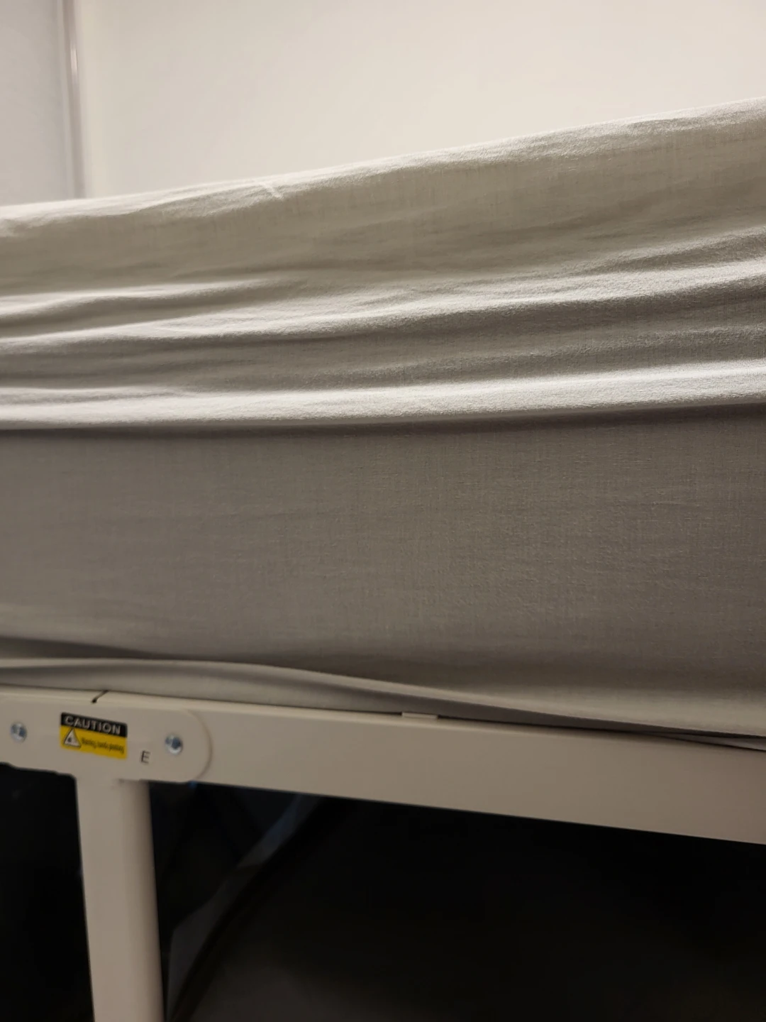 Queen size metal bed frame and matress - photo 2