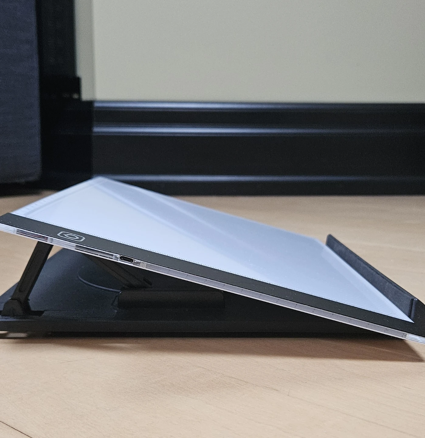 LED Light Pad with Stand and USB Cable - photo 3