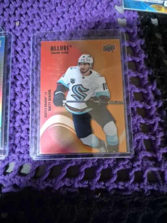 Matty Beniers Hockey Cards - photo 3