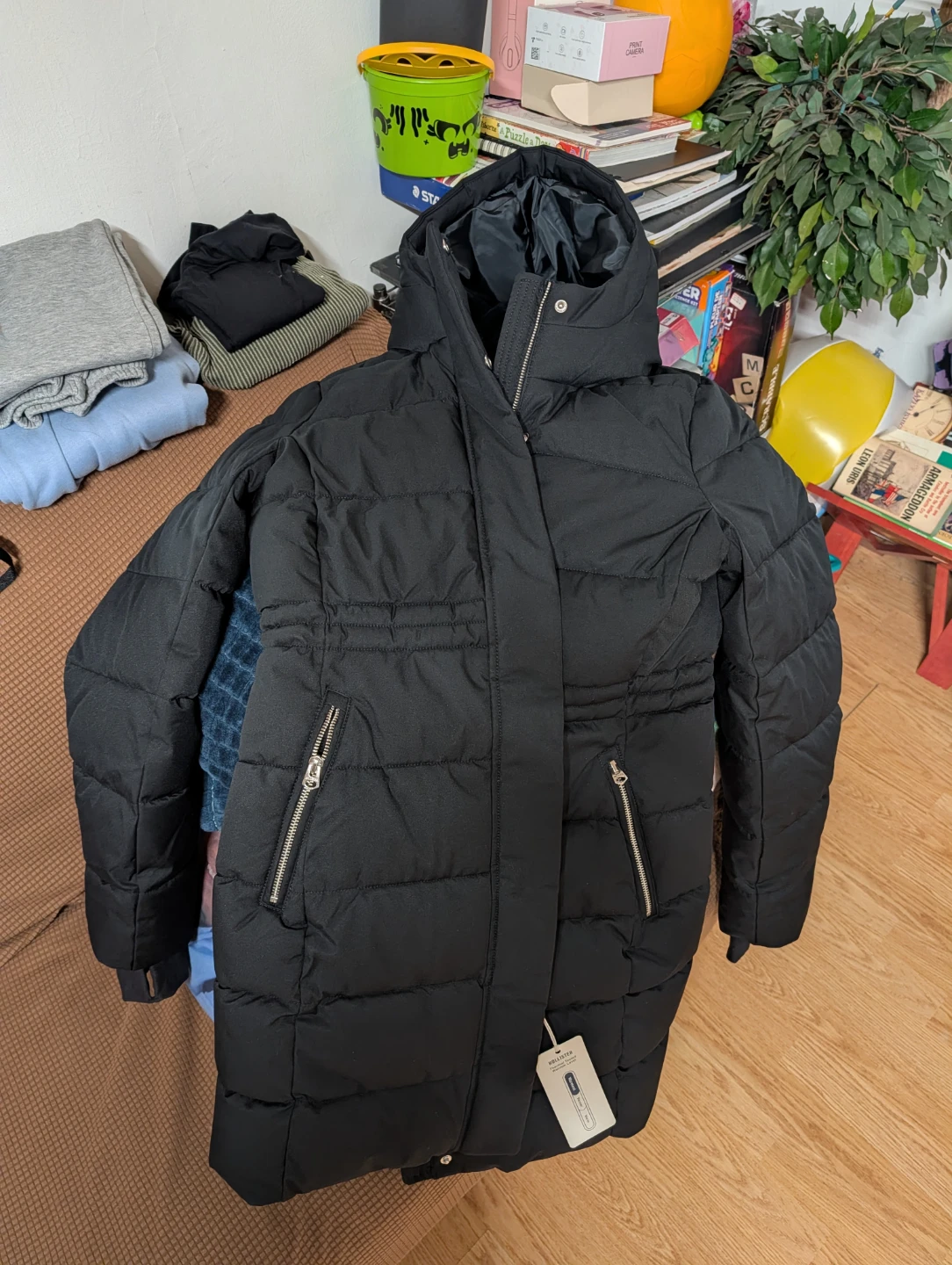 Hollister Black Puffer Winter Jacket - Women's Size Medium